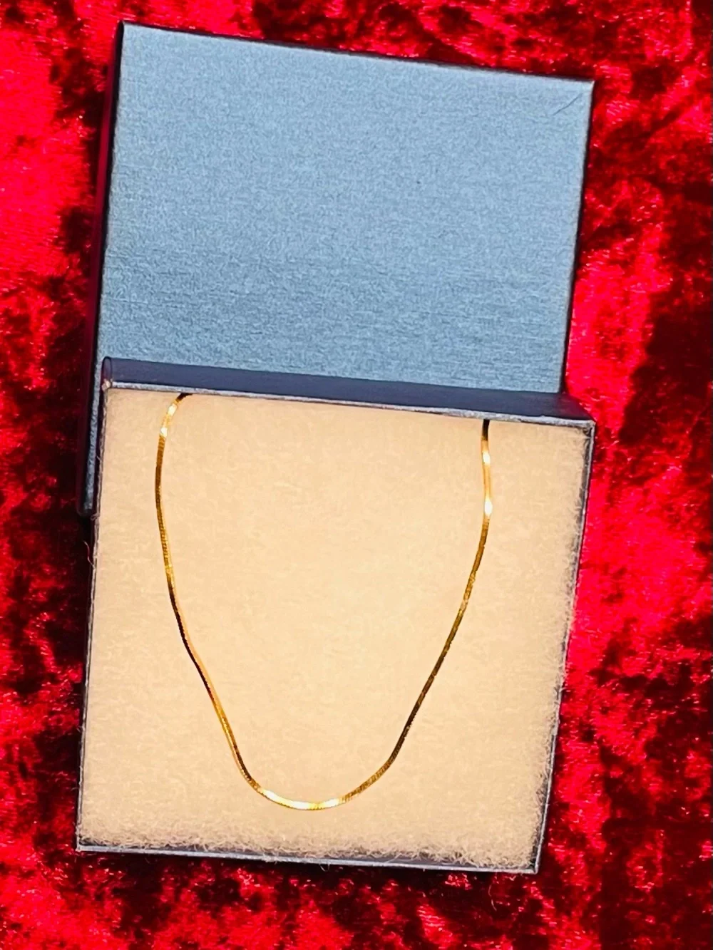 18” Gold Tone Necklace Vintage 90s Elegant Minimalist GUC
